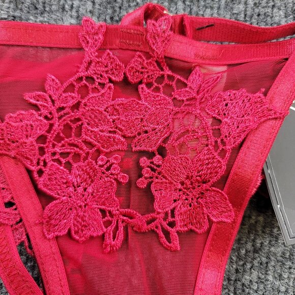 Fredericks of Hollywood Marianna Red Strappy Thong Applique Fits Large-XL - Picture 2 of 5